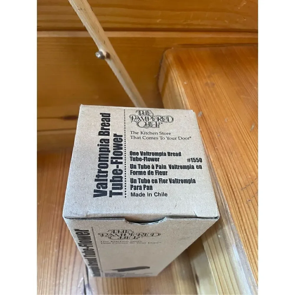 The Pampered Chef One Valtrompia Bread Tube-Flower #1550 New